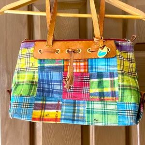 Dooney shoulder bag.  Looks like a picnic basket with 🐜 yes ants.